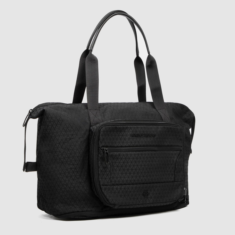 Foldable travel bag in recycled fabric