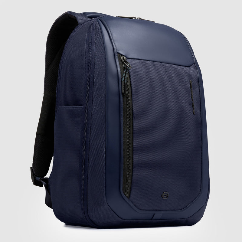 Travel laptop backpack 15,6" in recycled textile