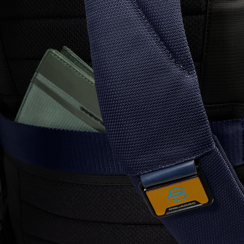 Travel laptop backpack 15,6" in recycled textile