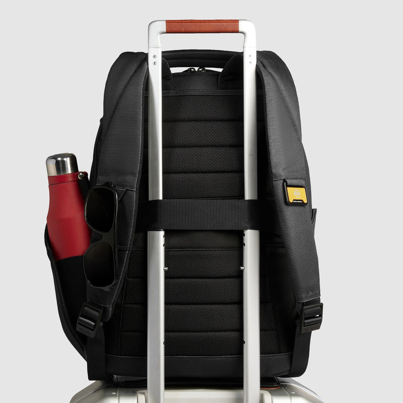 Travel laptop backpack 15,6" in recycled textile