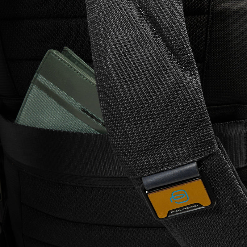 Travel laptop backpack 15,6" in recycled textile