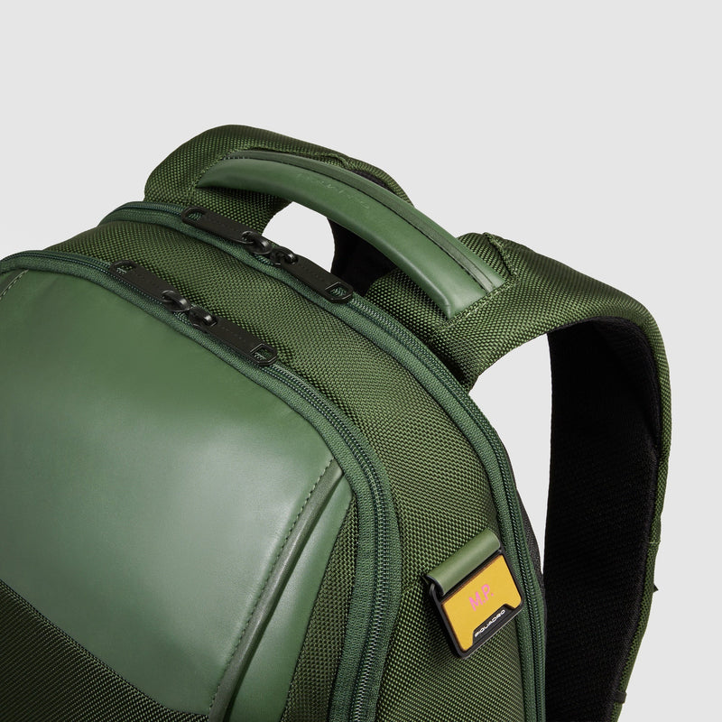 Travel laptop backpack 15,6" in recycled textile