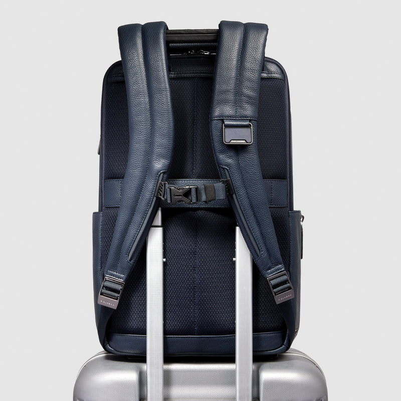 Mochila de viaje con cierre por huella digital