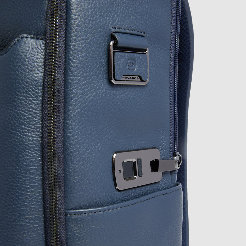 Mochila de viaje con cierre por huella digital