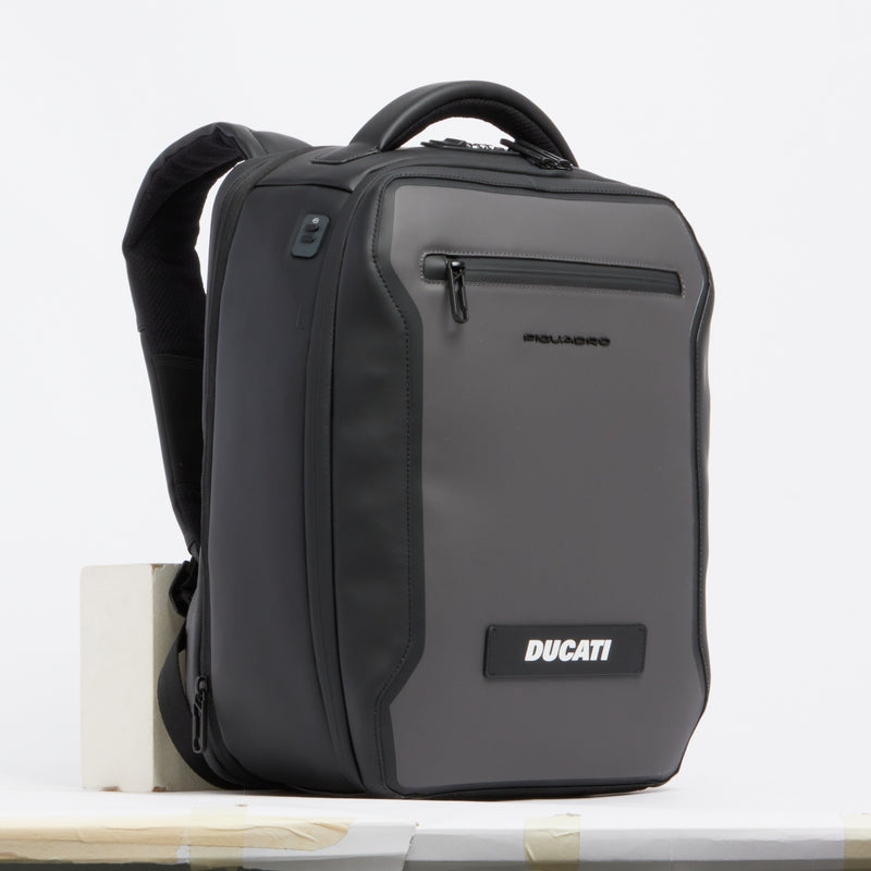 Piquadro x Ducati" travel back