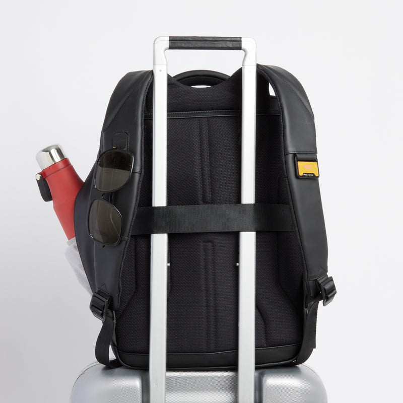 Piquadro x Ducati" travel back