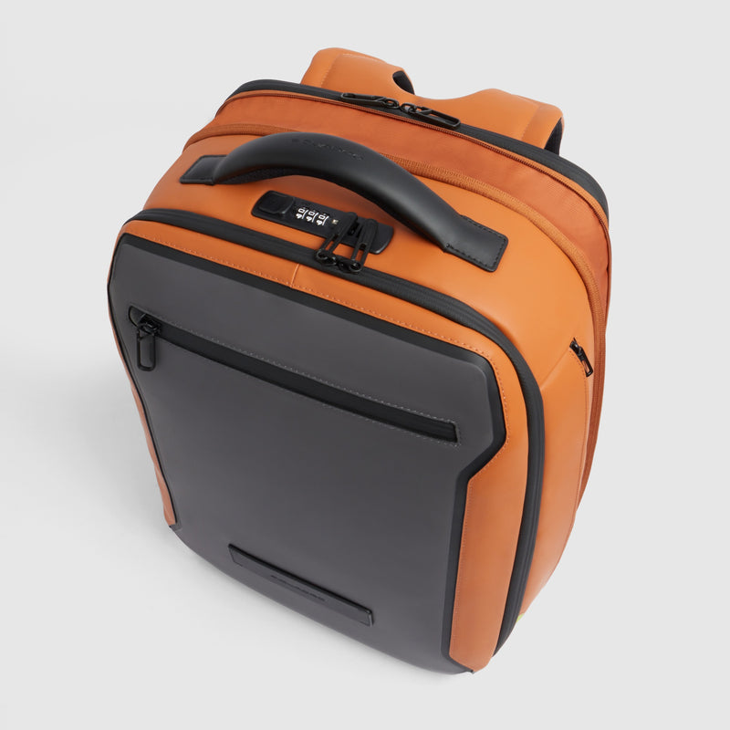Water resistant travel laptop backpack 15,6"
