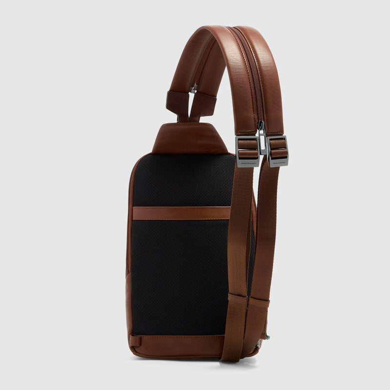 Sac de poitrine homme convertible en sac à dos