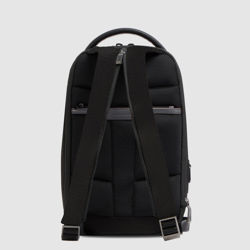 Sac de poitrine pour iPad® adaptable a sac a dòs 
