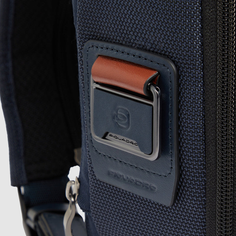 Sac de poitrine pour iPad® adaptable a sac a dòs 