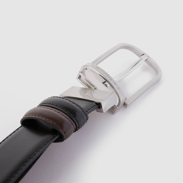 Men’s leather belt with prong buckle