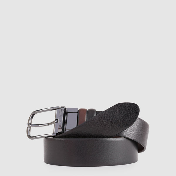 Men’s leather belt with prong buckle