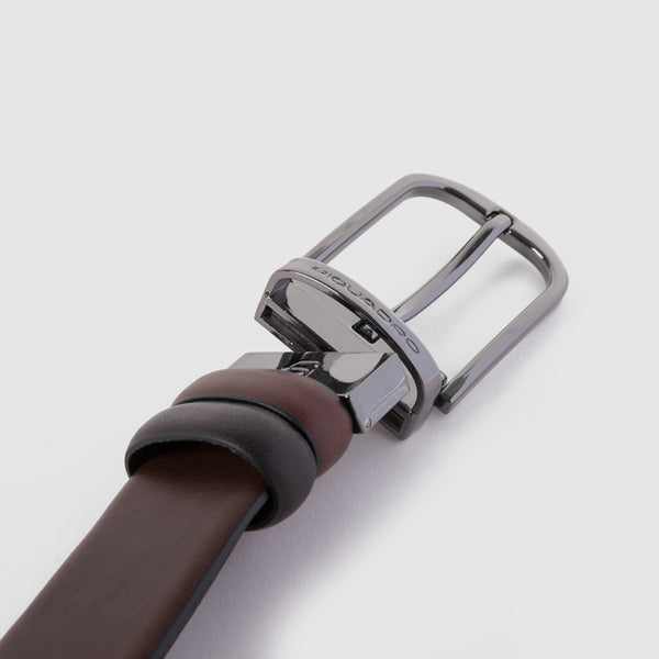 Men’s leather belt with prong buckle
