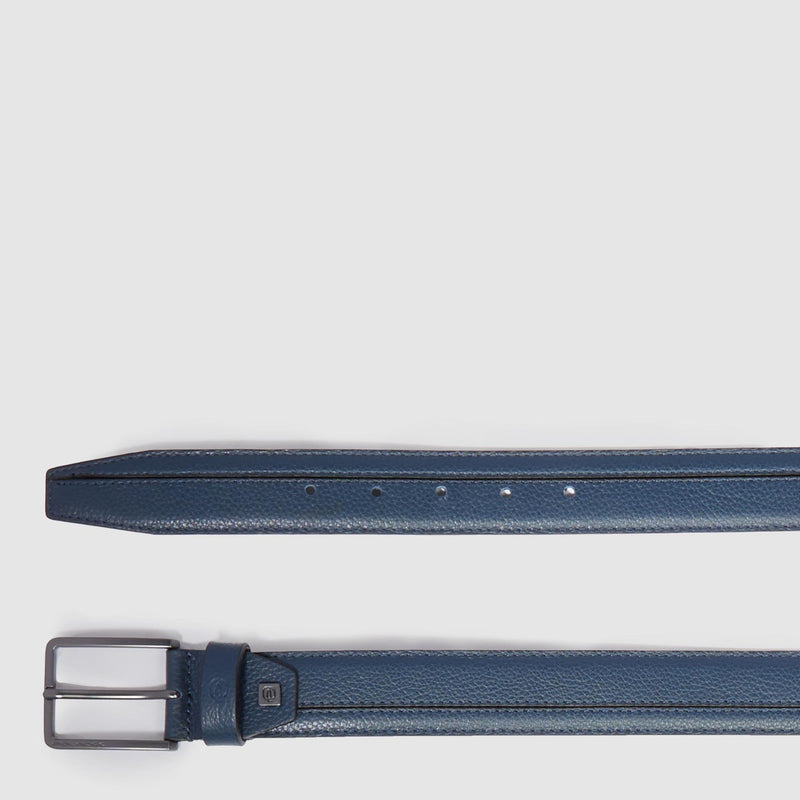 Men’s leather belt with prong buckle