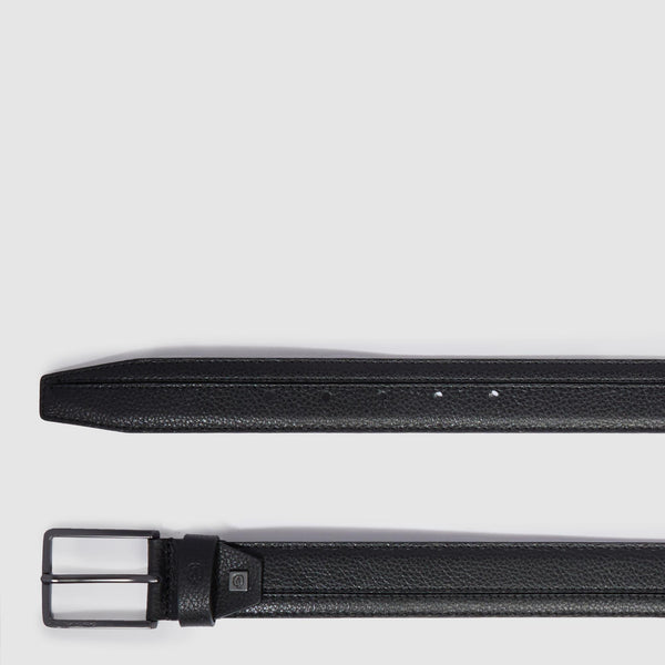Men’s leather belt with prong buckle