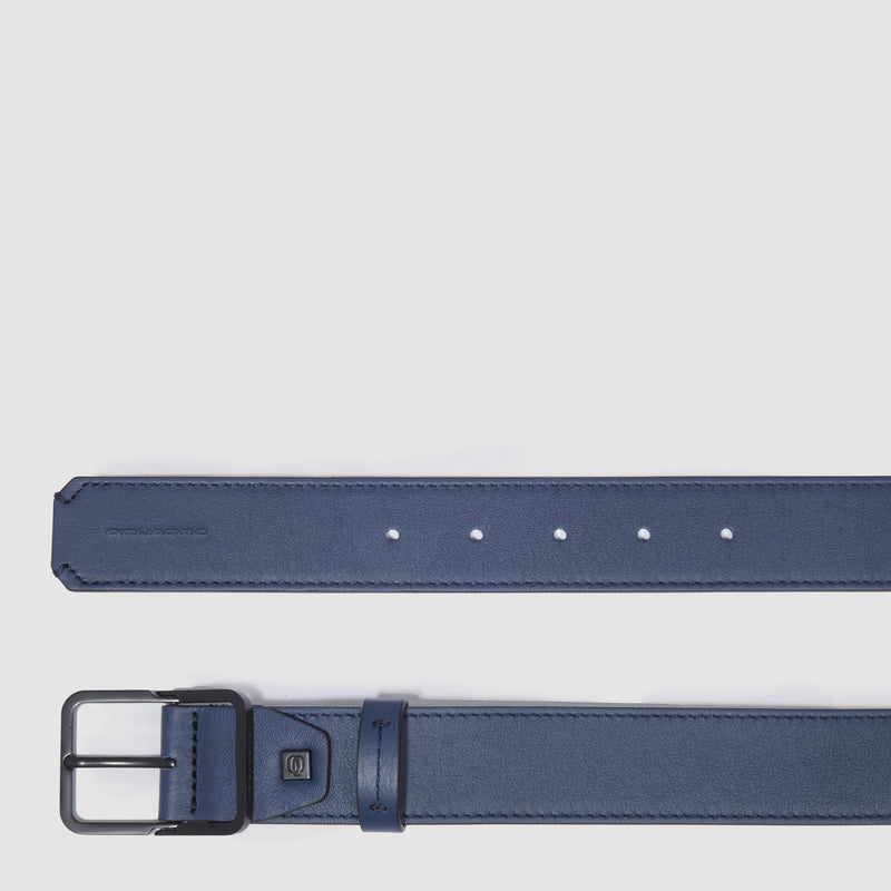 Men’s leather belt with prong buckle