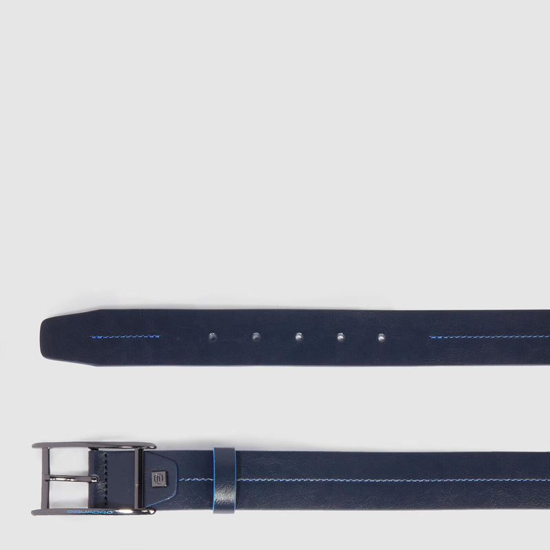 Men’s leather belt with prong buckle
