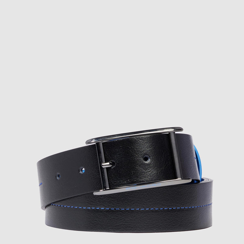 Men’s leather belt with prong buckle