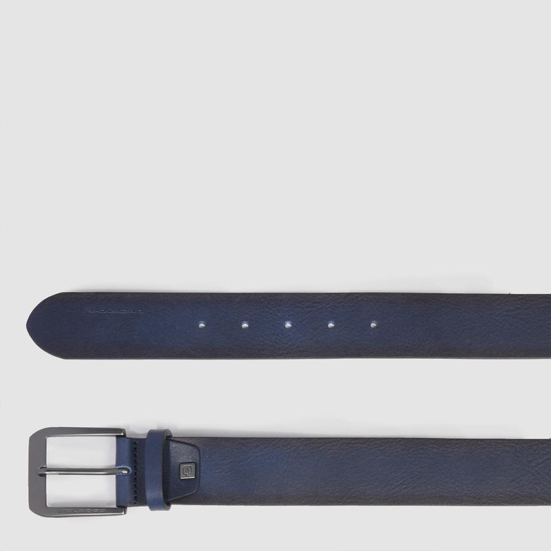 Men’s leather belt with prong buckle