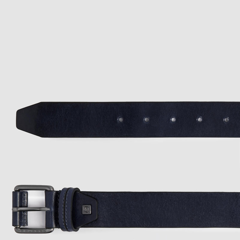 Men’s leather belt with prong buckle
