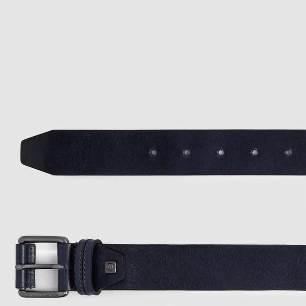 Men’s leather belt with prong buckle