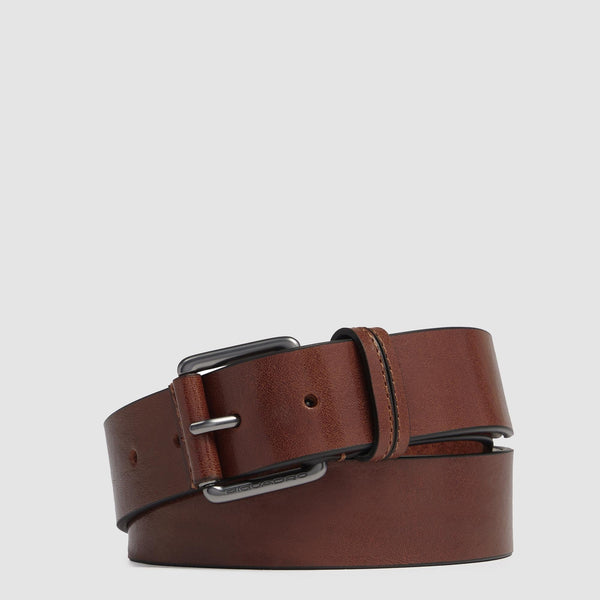 Men’s leather belt with prong buckle