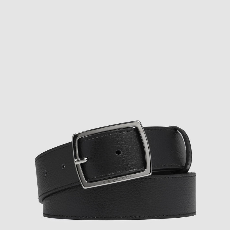 Men’s leather belt with prong buckle