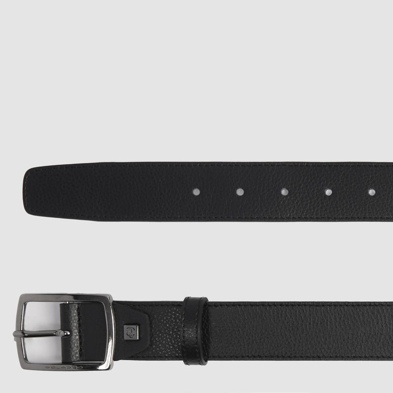 Men’s leather belt with prong buckle