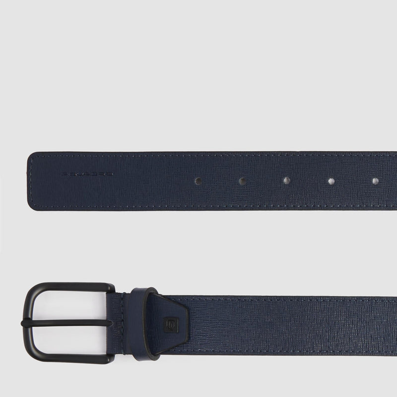 Men’s leather belt with prong buckle