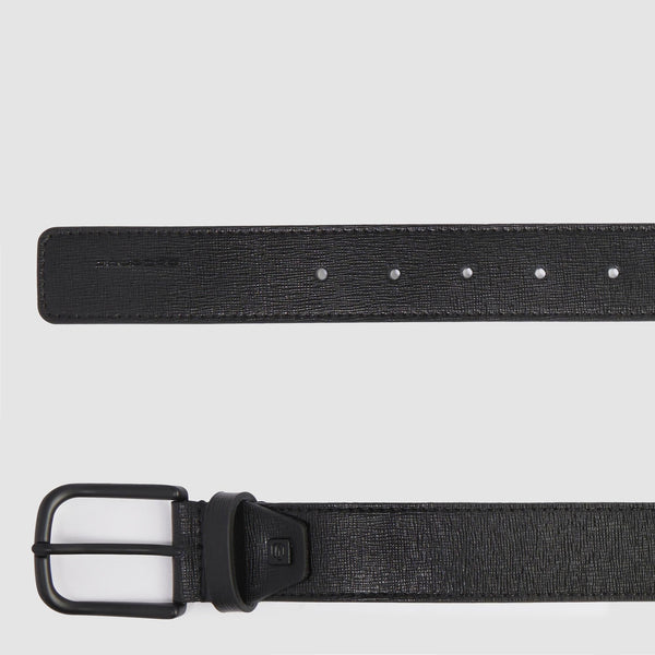 Men’s leather belt with prong buckle