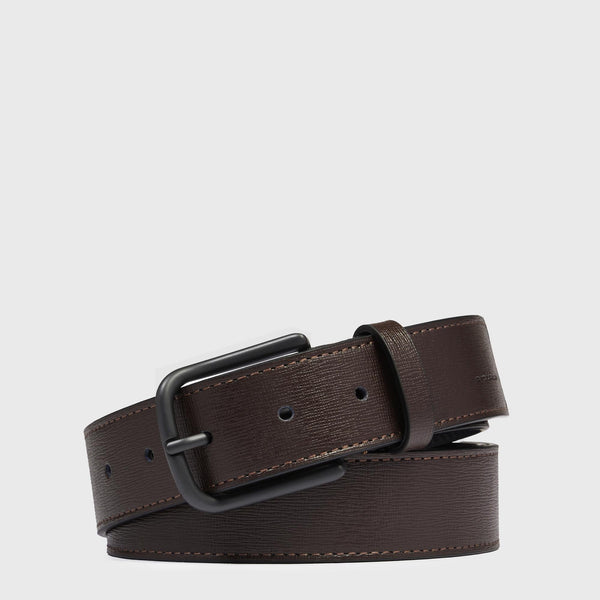 Men’s leather belt with prong buckle
