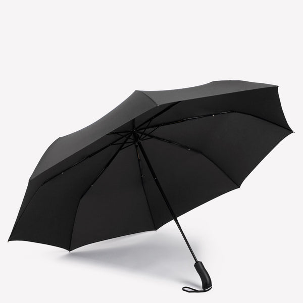Windfester Regenschirm aus rezykliertem Stoff