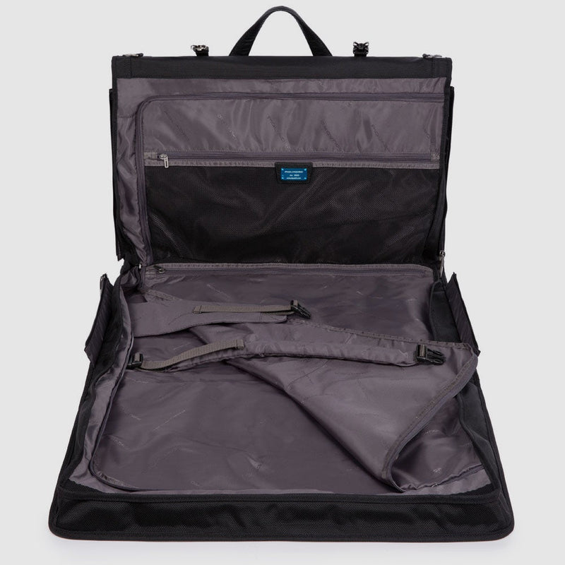 Folding garment bag in recycled fabric