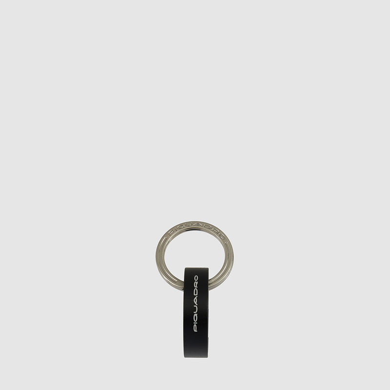 Keychain with round carabiner hook