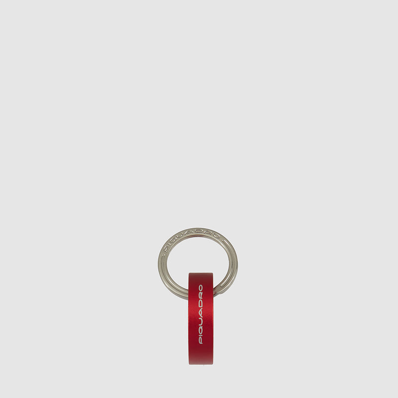 Keychain with round carabiner hook