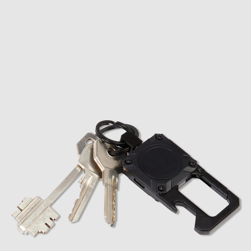 Metal keychain with tracker