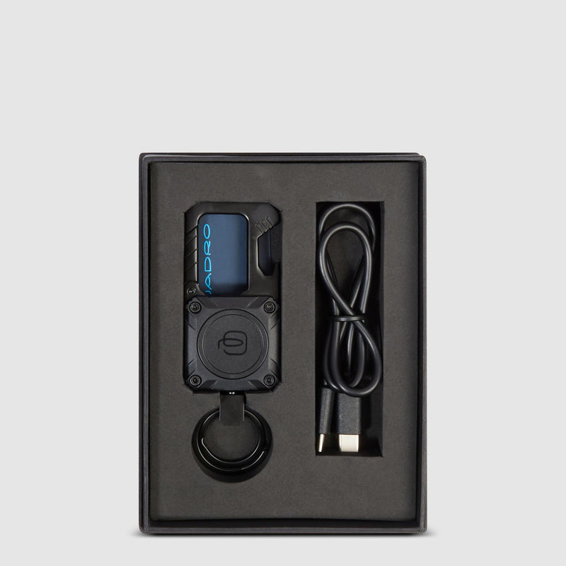 Metal keychain with tracker