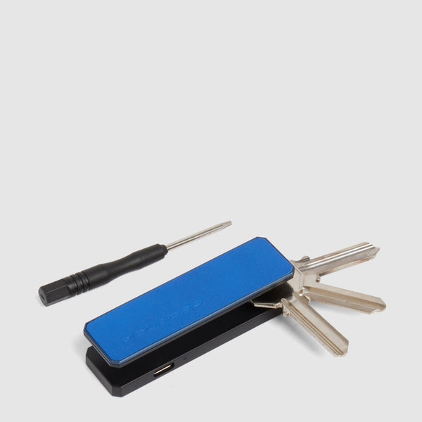 Personalizable leather keychain with tracker - 3