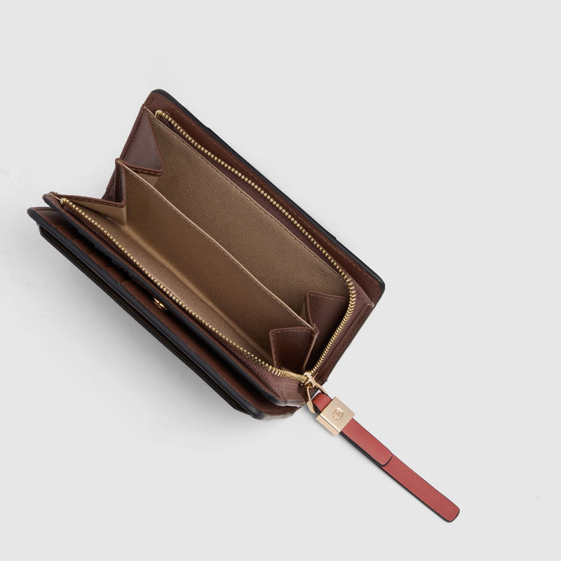 Women’s bifold wallet