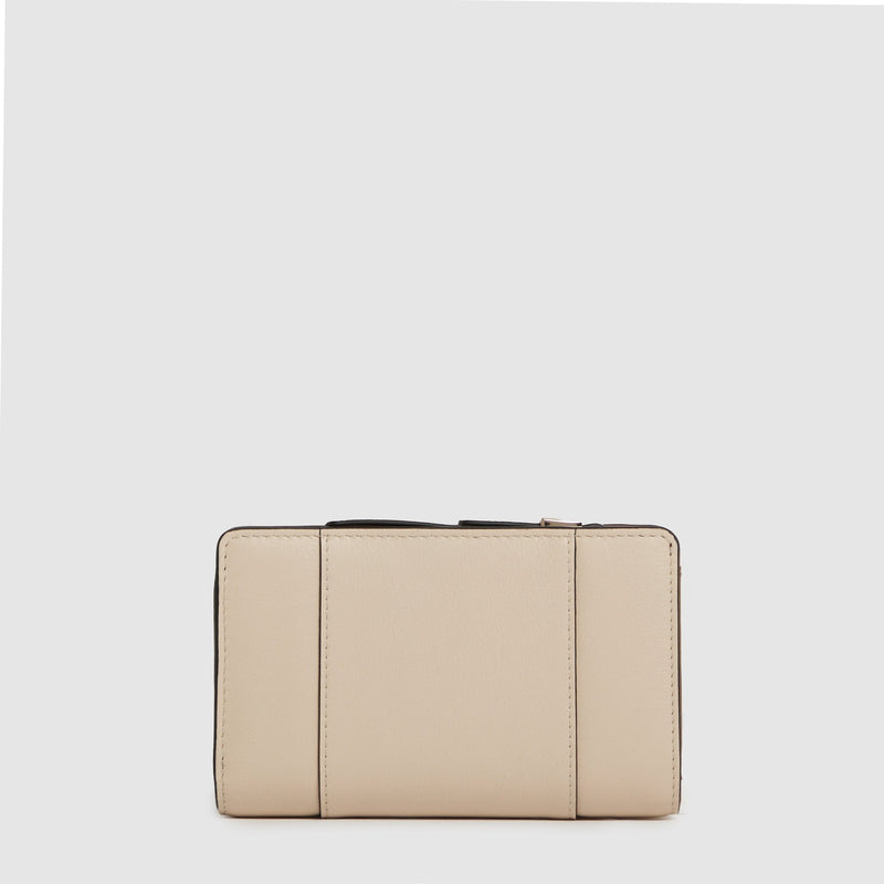 Women’s bifold wallet