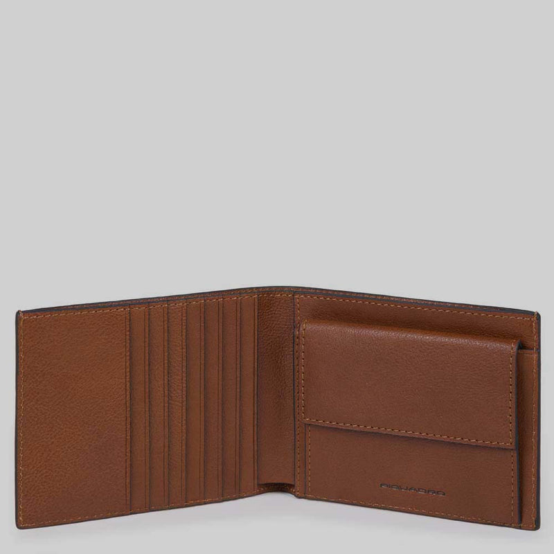 Men’s wallet with coin case and credit card slots