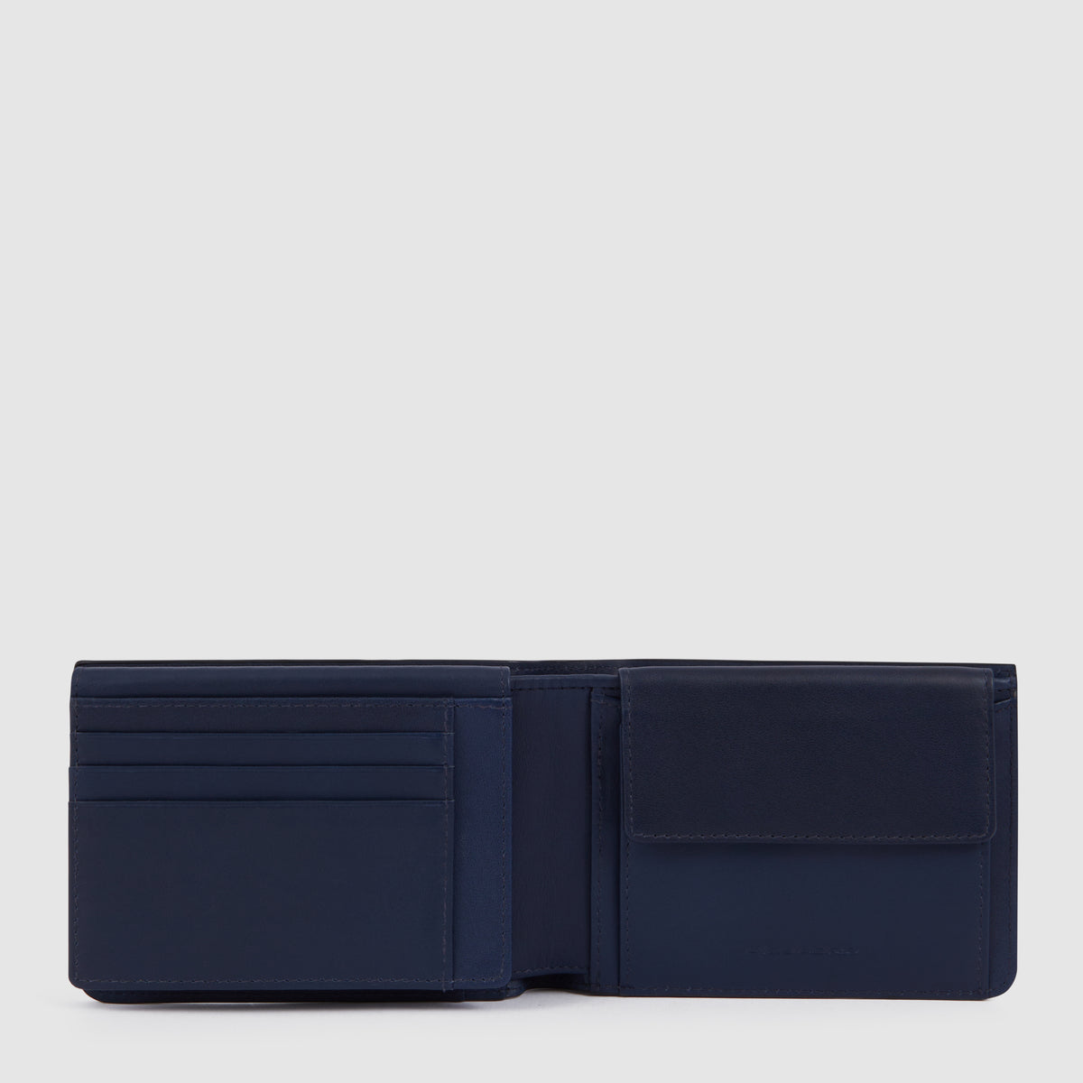 Men’s wallet with flip up ID window