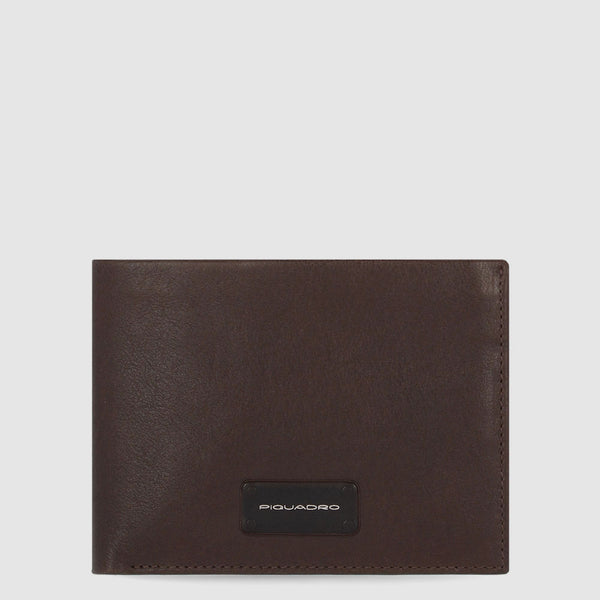 Men’s wallet with zipped coin pocket