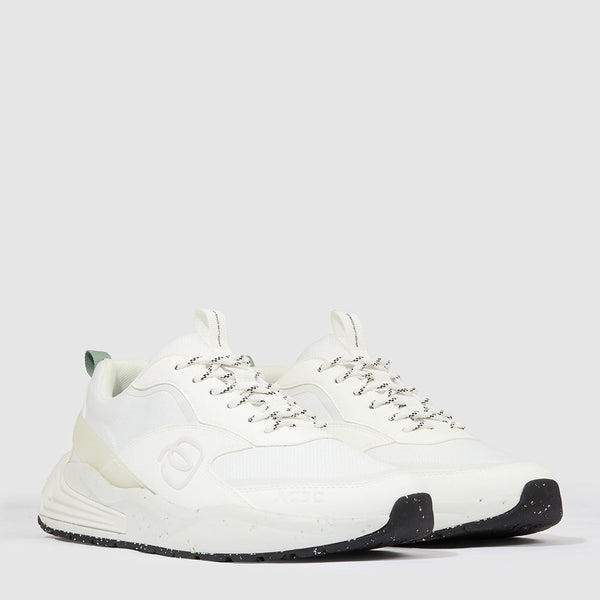 Sneakers aus recycled Material 