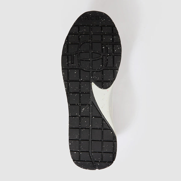 Sneakers aus recycled Material 