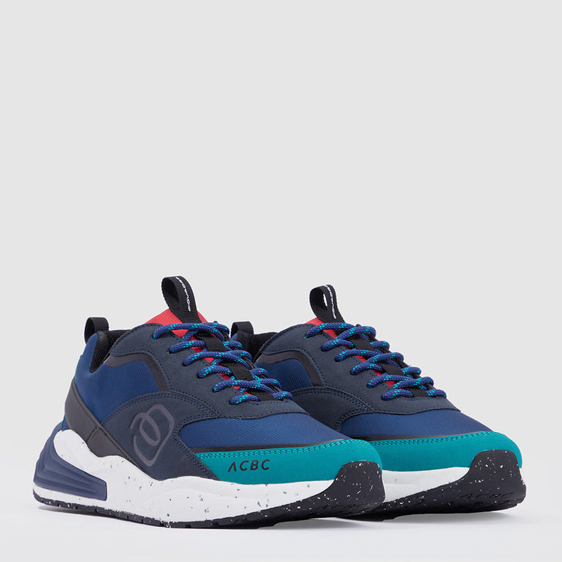 Sneakers in recycled materials