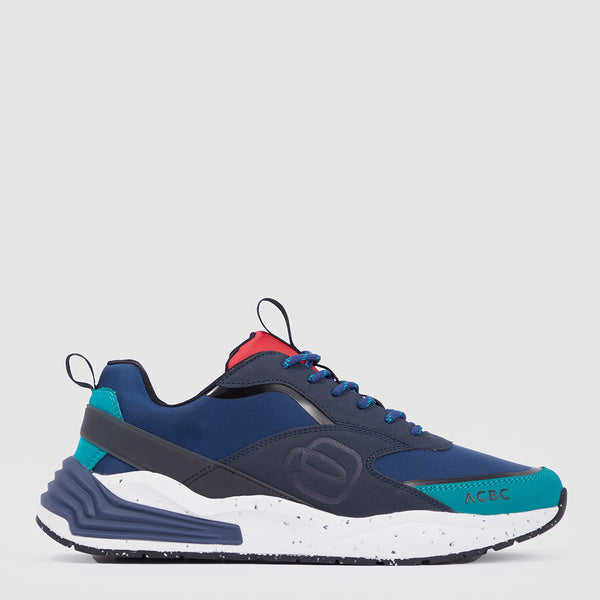 Sneakers in recycled materials