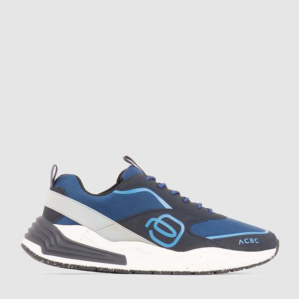 Sneakers in recycled materials