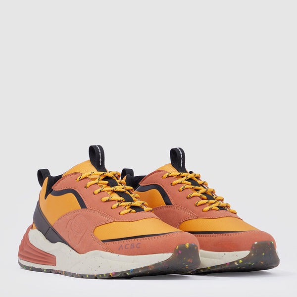 Sneakers in recycled materials
