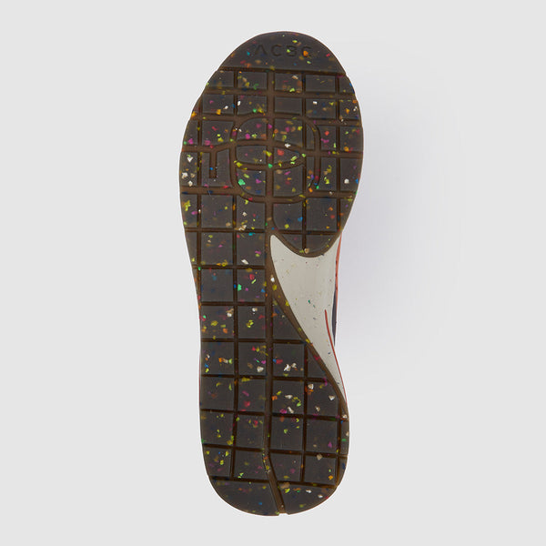 Sneakers in recycled materials